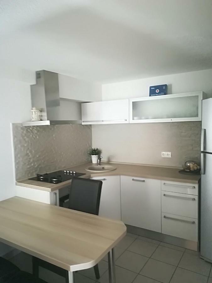 Baska Voda - Apartmani Vesna Buitenkant foto
